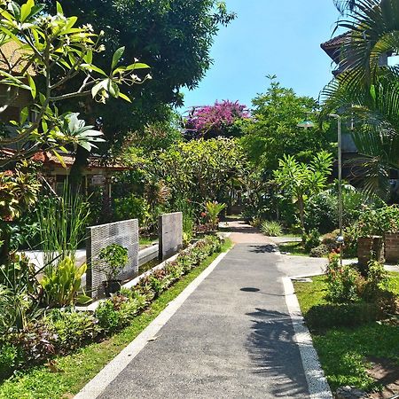 Lovina Beach Hotel Buleleng  Exterior photo