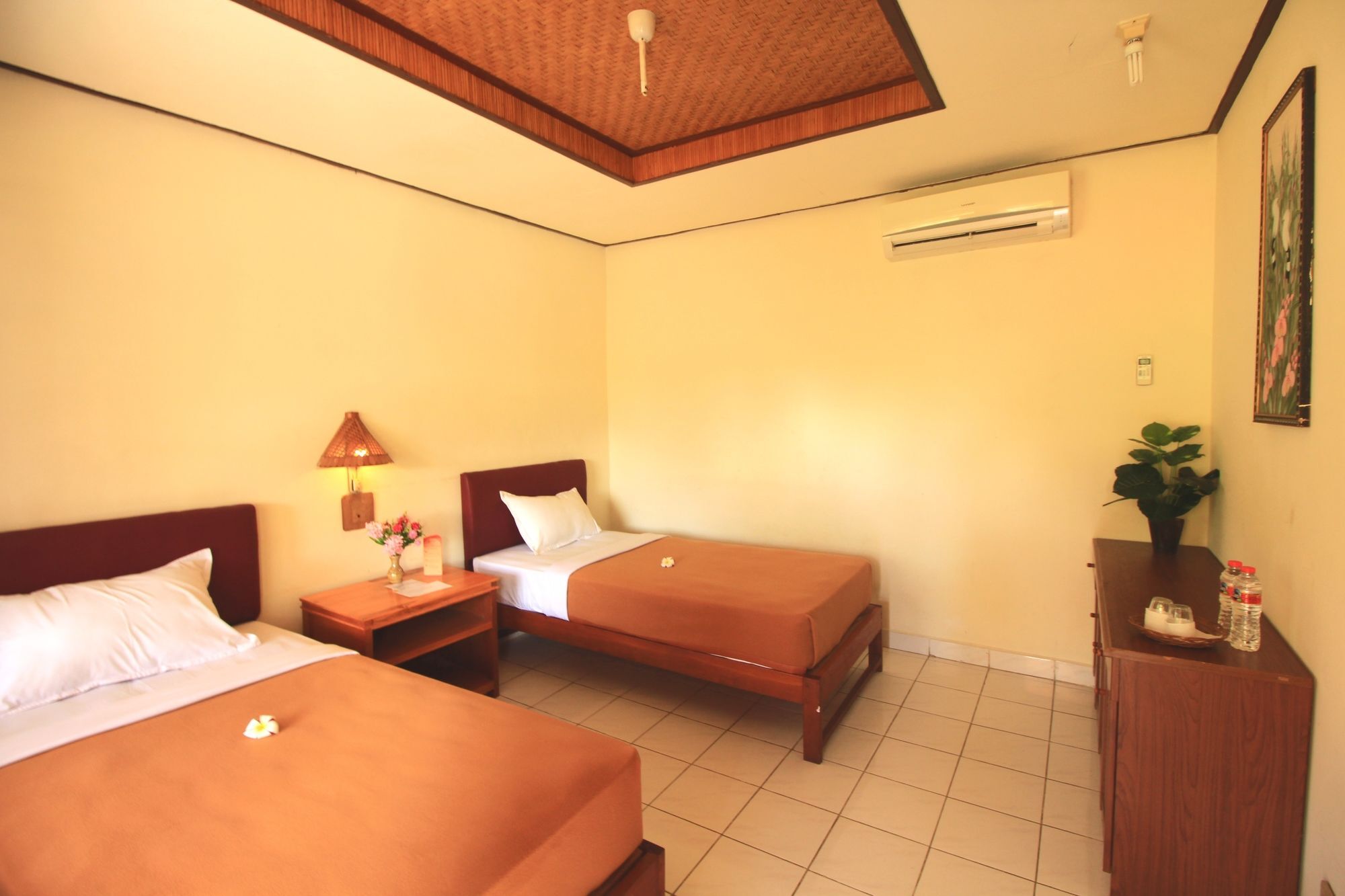 Lovina Beach Hotel Buleleng  Exterior photo