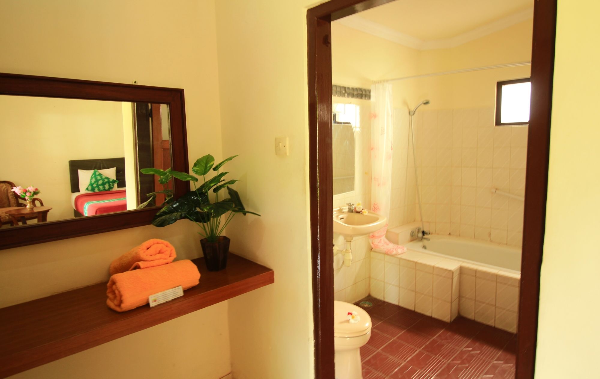 Lovina Beach Hotel Buleleng  Exterior photo
