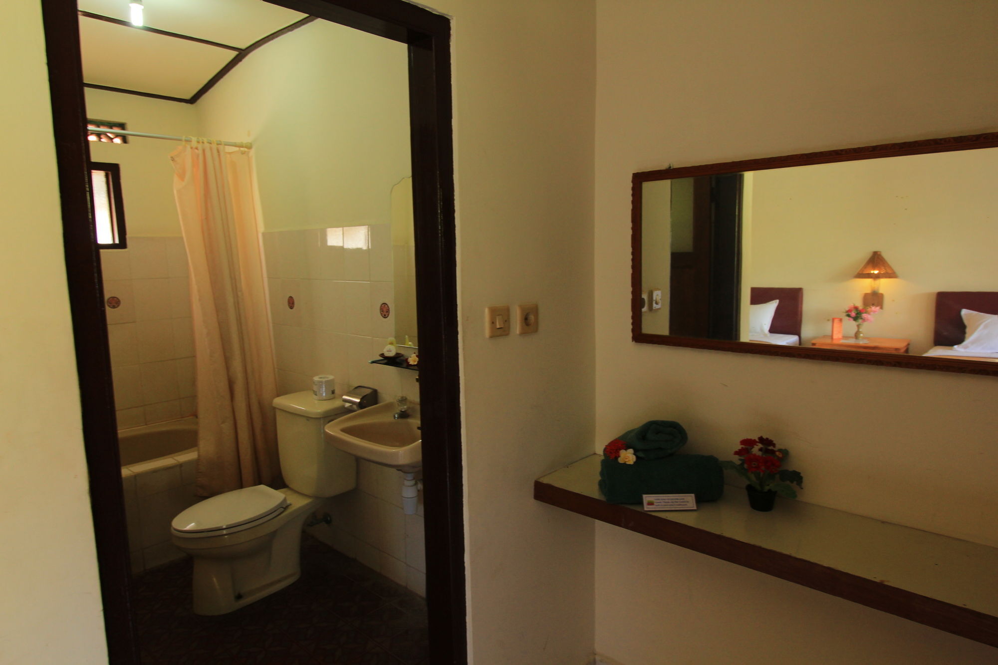 Lovina Beach Hotel Buleleng  Exterior photo