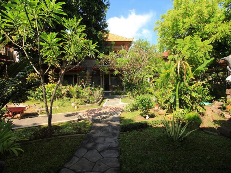Lovina Beach Hotel Buleleng  Exterior photo